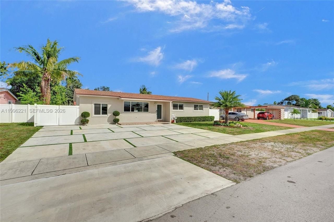 19625 Nw 6th Pl - Photo 3 of 50