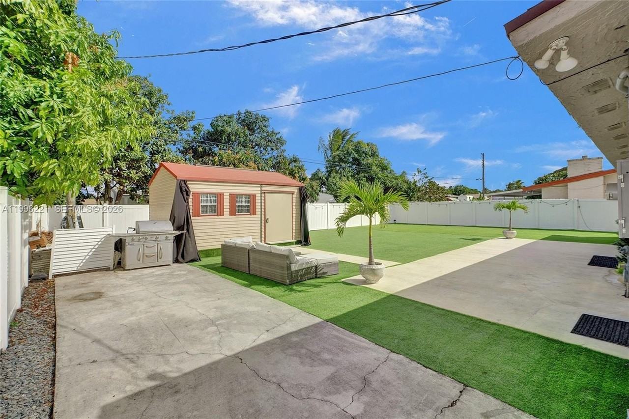 19625 Nw 6th Pl - Photo 5 of 50