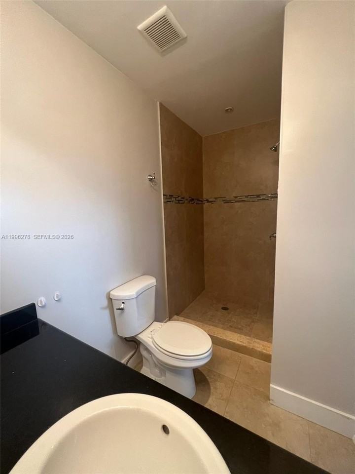 3951 Sw 59th Ave - Photo 3 of 9