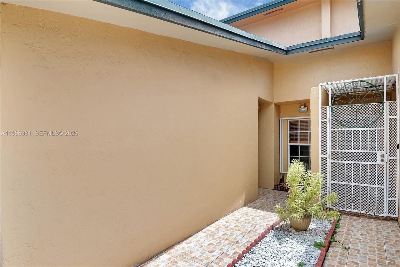 11426 Nw 4th Ter #11426 - Photo 2 of 26