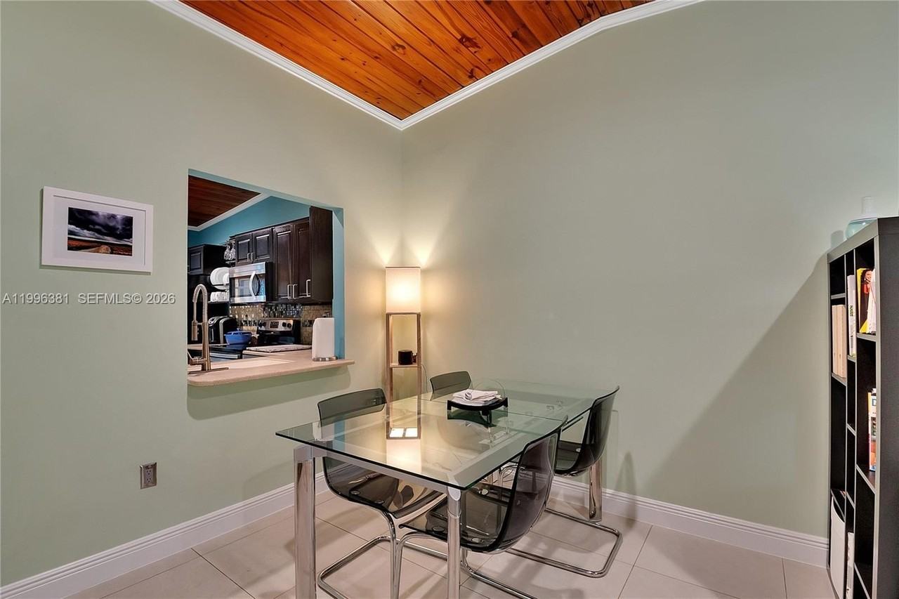 11426 Nw 4th Ter #11426 - Photo 7 of 26