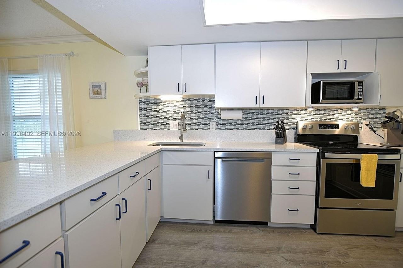 18459 Se Wood Haven Ln #J - Photo 7 of 24