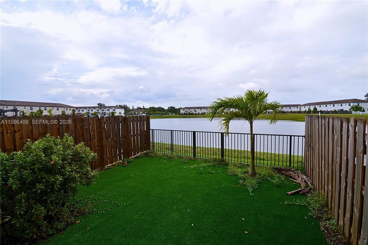 2375 Nw 122nd Ter - Photo 3 of 41