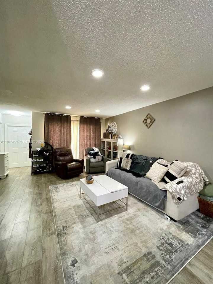 8423 Sw 137th Ave #8423 - Photo 7 of 25