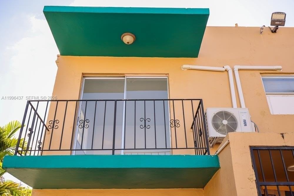 3050 Nw 21st Ave #9 - Photo 3 of 12