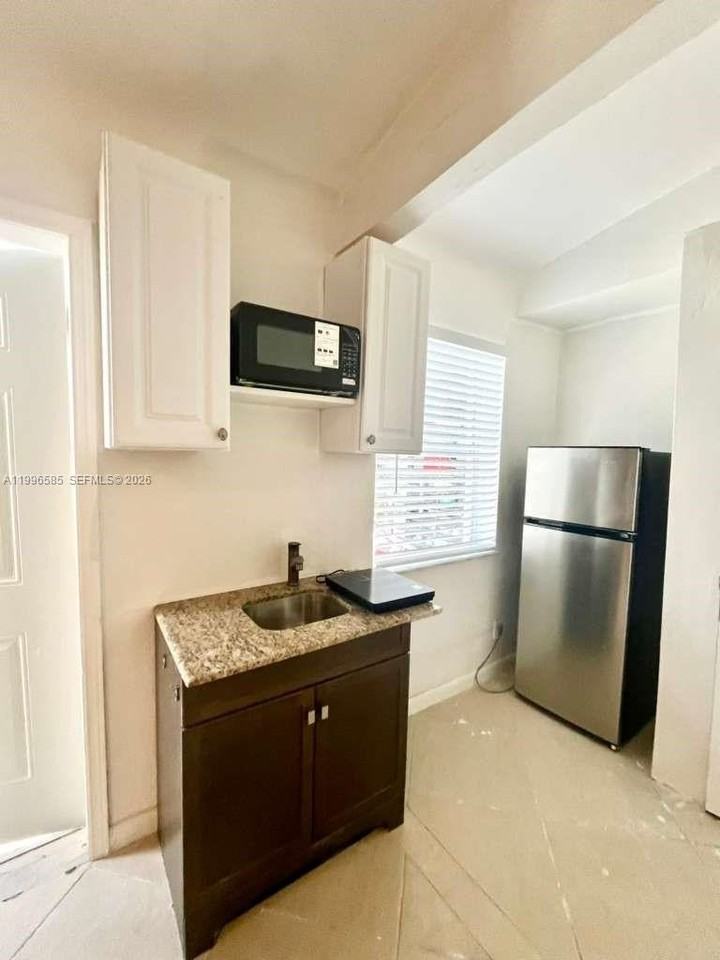 1815 Ne 174th St #0 - Photo 2 of 9