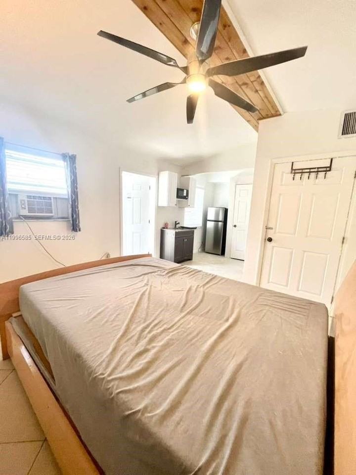 1815 Ne 174th St #0 - Photo 4 of 9