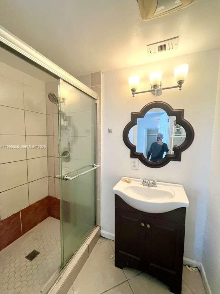 1815 Ne 174th St #0 - Photo 6 of 9