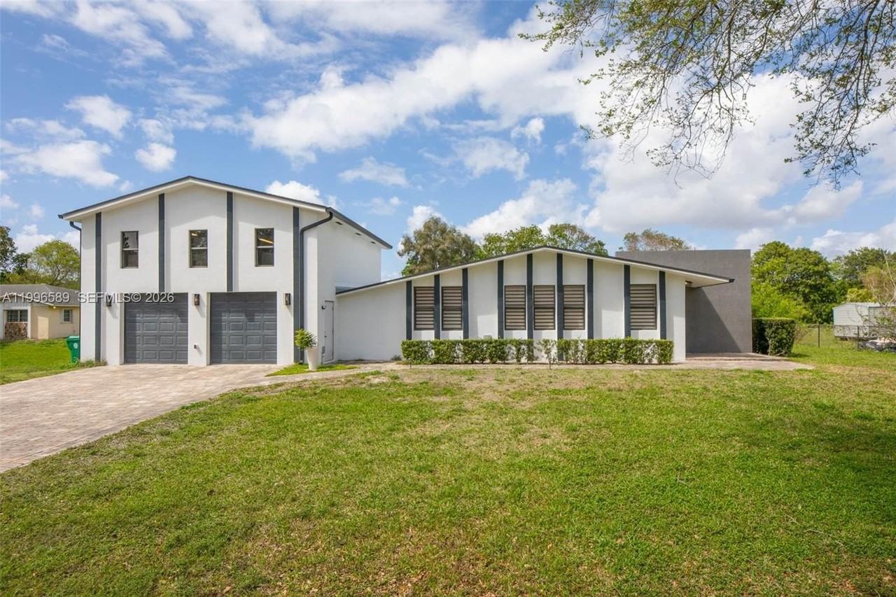 17101 Sw 48th St #0 - Photo 2 of 31