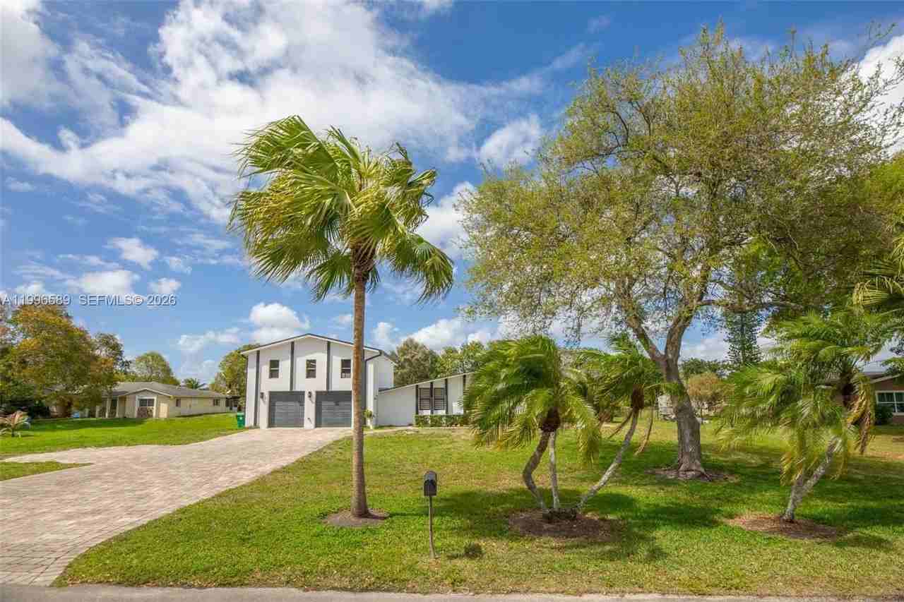 17101 Sw 48th St #0 - Photo 4 of 31