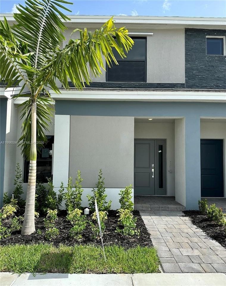 235 Ne 3rd Ct #0 - Photo 2 of 19