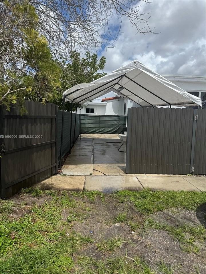 5420 E 7th Ave #2 - Photo 2 of 10