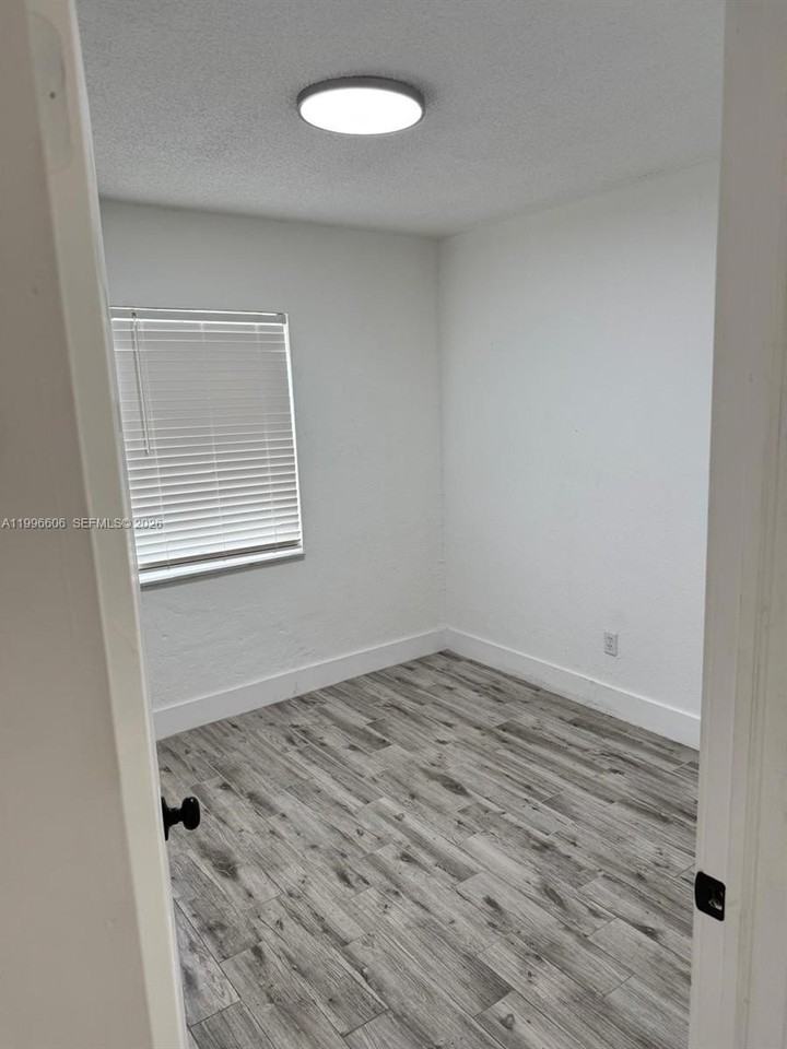 5420 E 7th Ave #2 - Photo 6 of 10