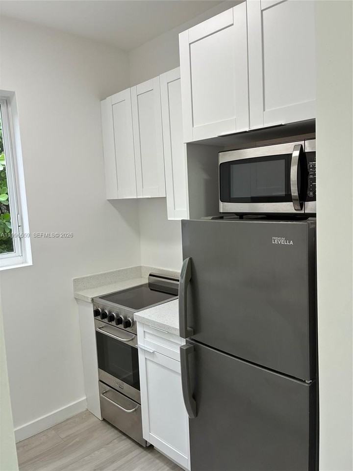 2352 Sw 5th St #2 - Photo 2 of 14