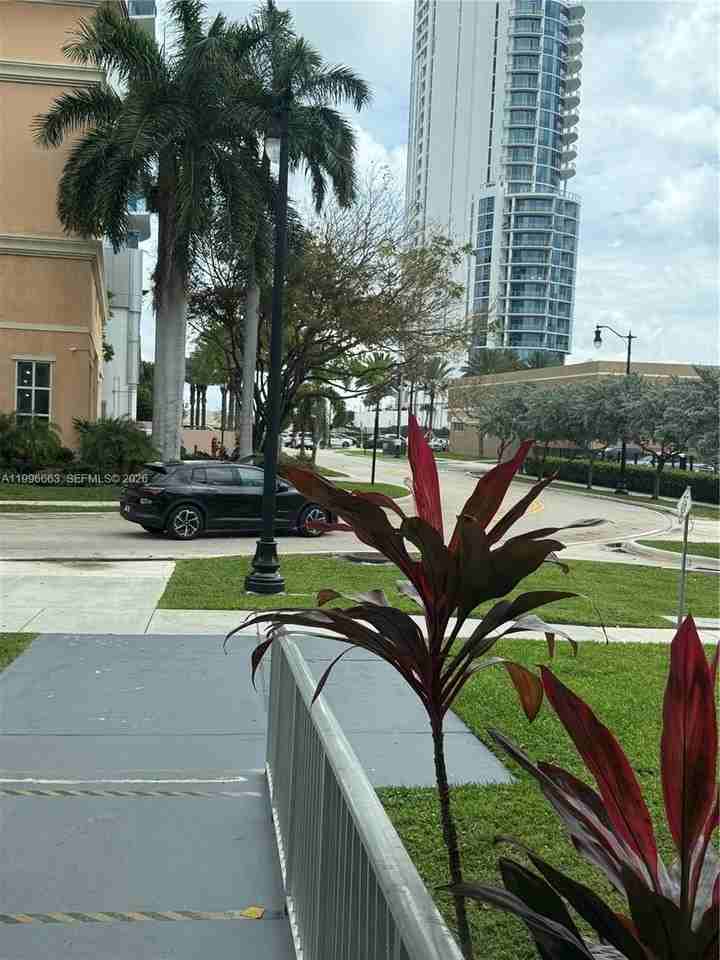 17560 Atlantic Blvd #302
