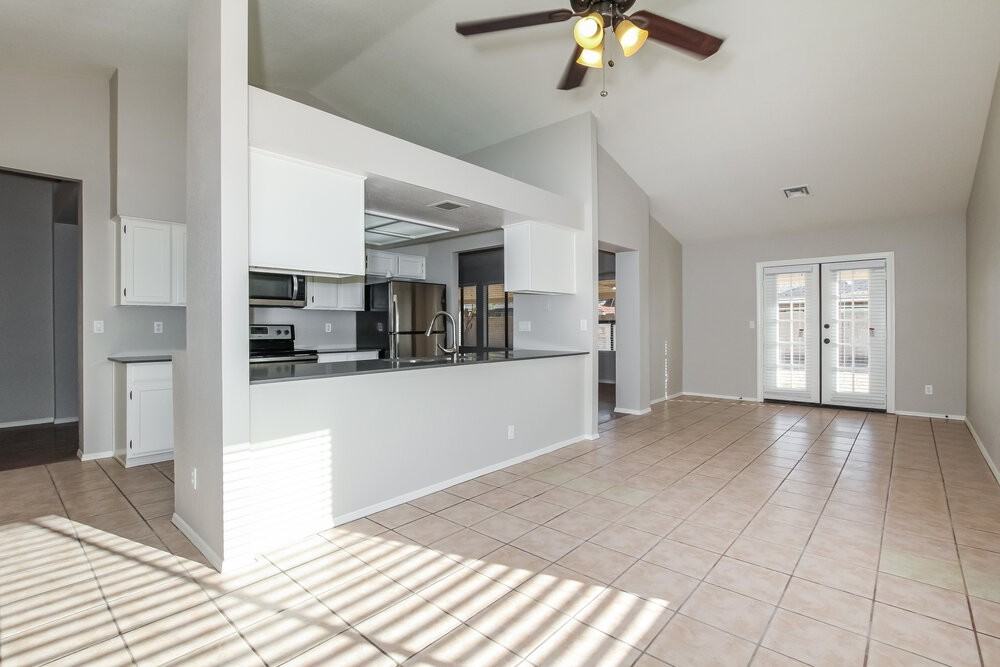 5215 W Diana Ave - Photo 2 of 15