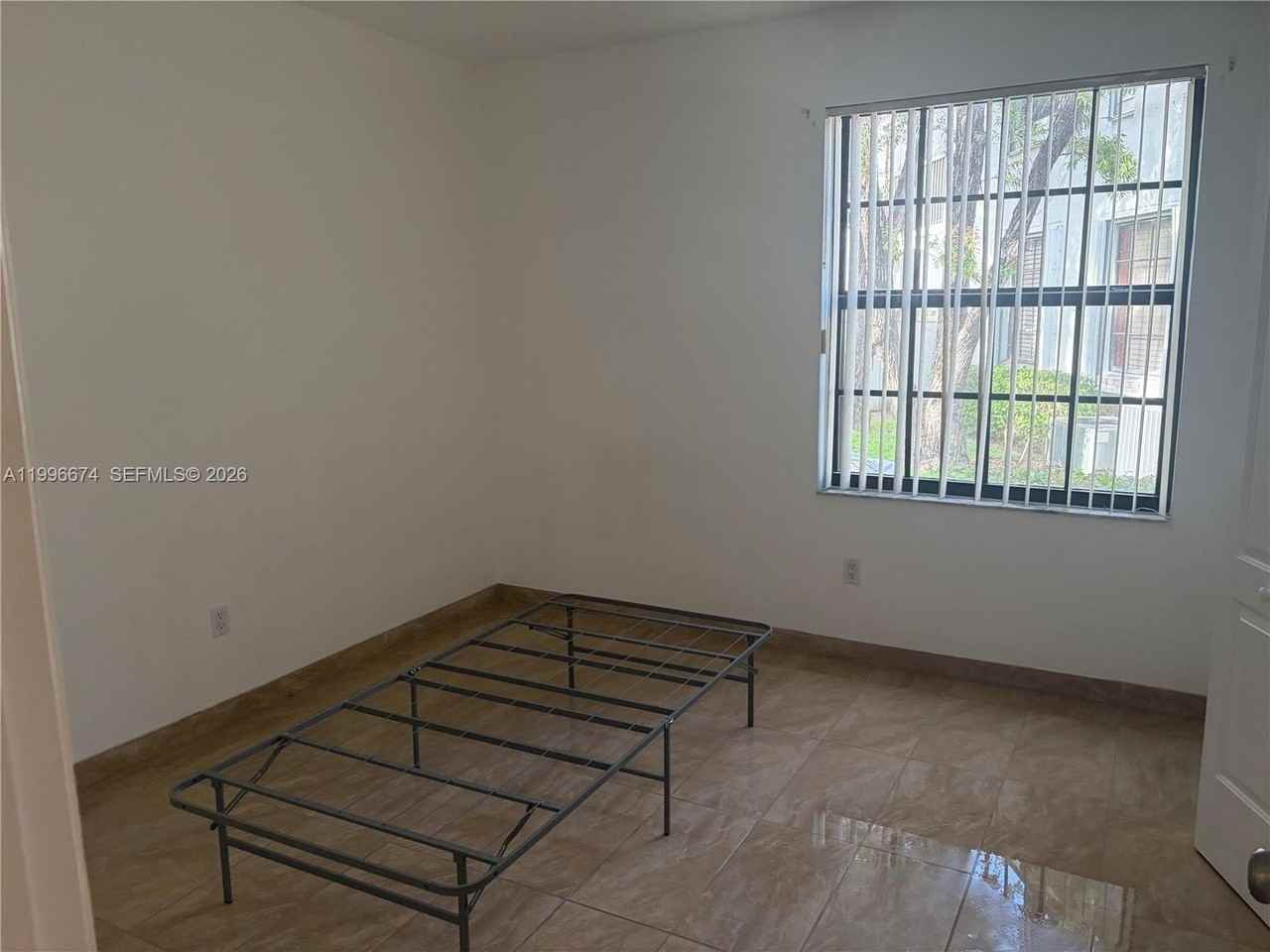11992 Nw 11th St #11992 - Photo 6 of 12