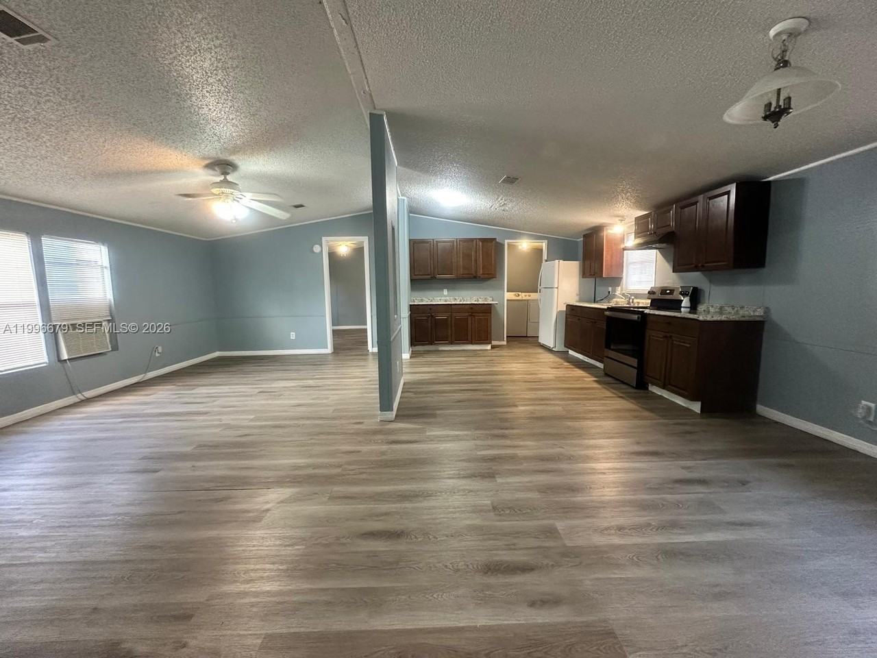 11863 Atlantic Cir #H - Photo 2 of 22