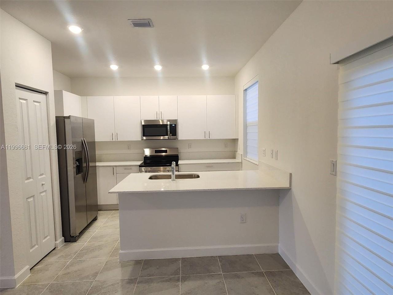 2429 Se 28th Dr #2429 - Photo 6 of 24