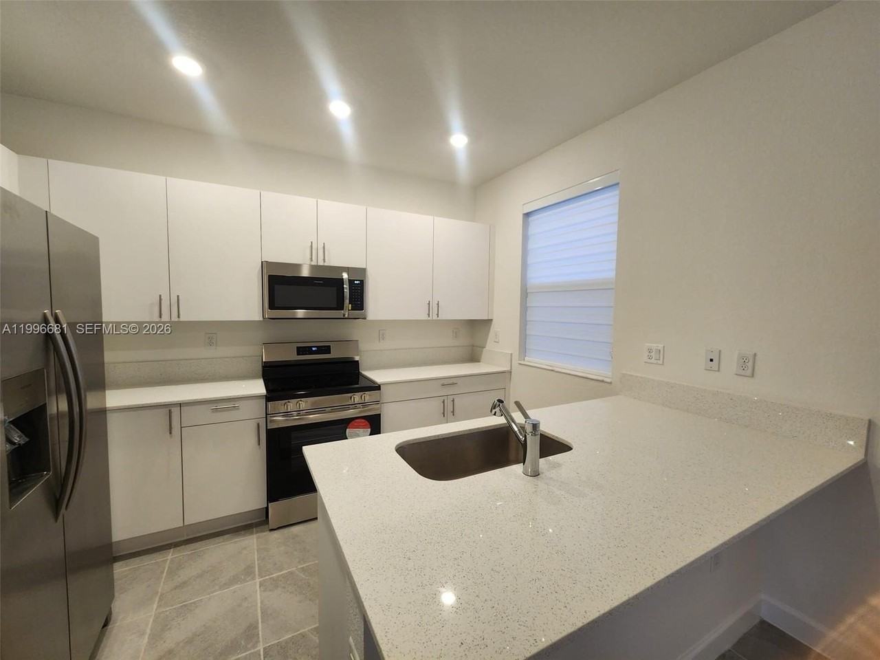 2429 Se 28th Dr #2429 - Photo 7 of 24