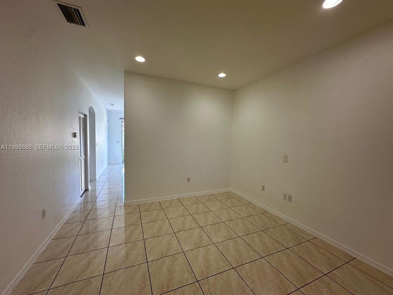 10985 Sw 239th Ter #0 - Photo 4 of 22
