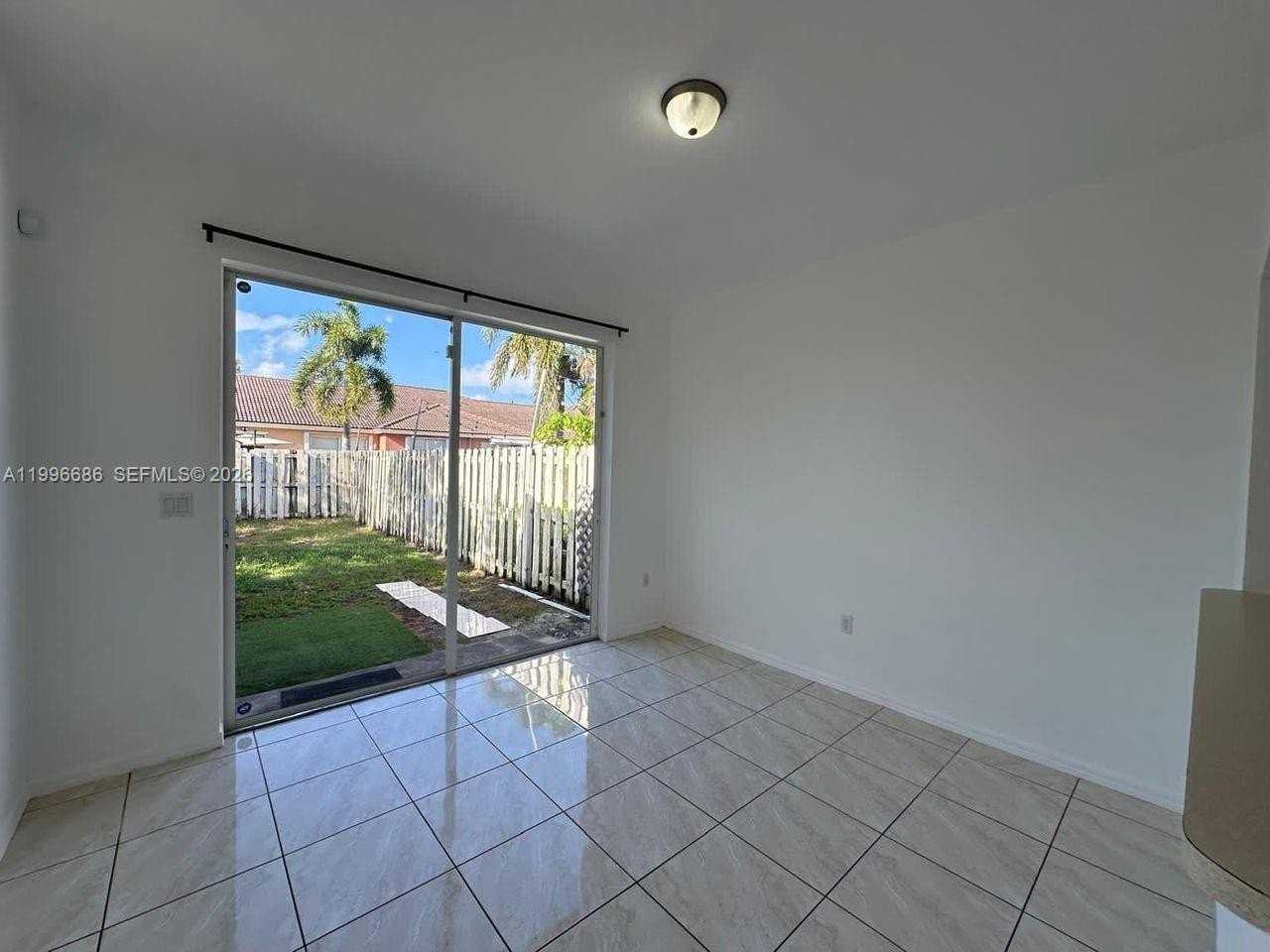 10985 Sw 239th Ter #0 - Photo 5 of 22