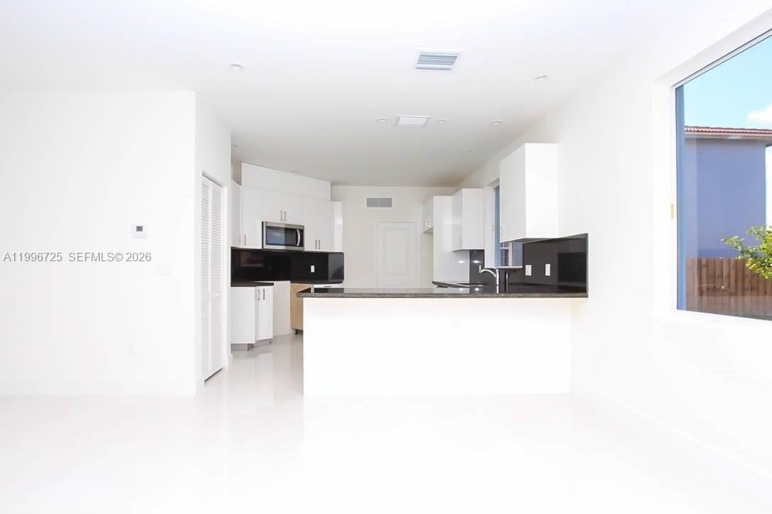 15631 Sw 11th Ter - Photo 3 of 43