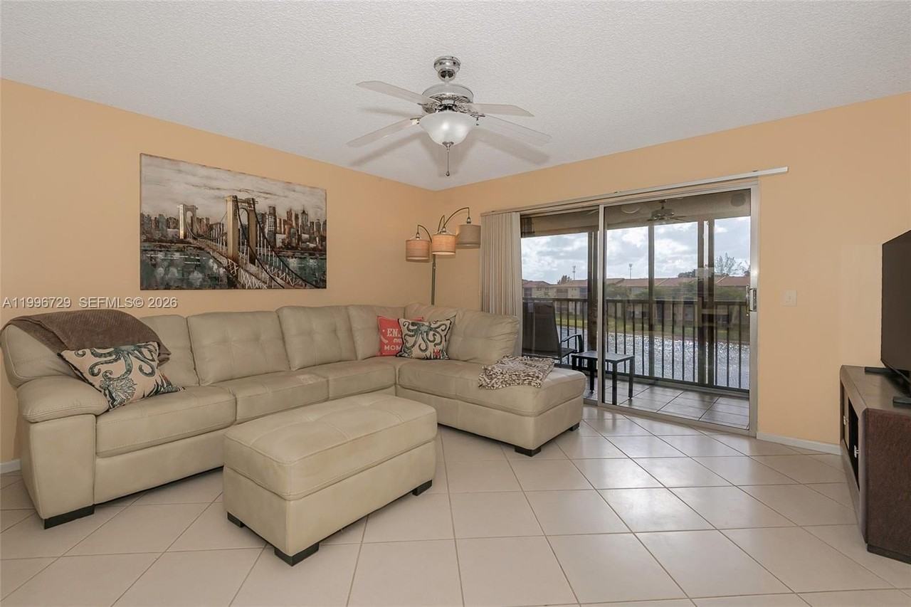 950 Sw 138th Ave #409B