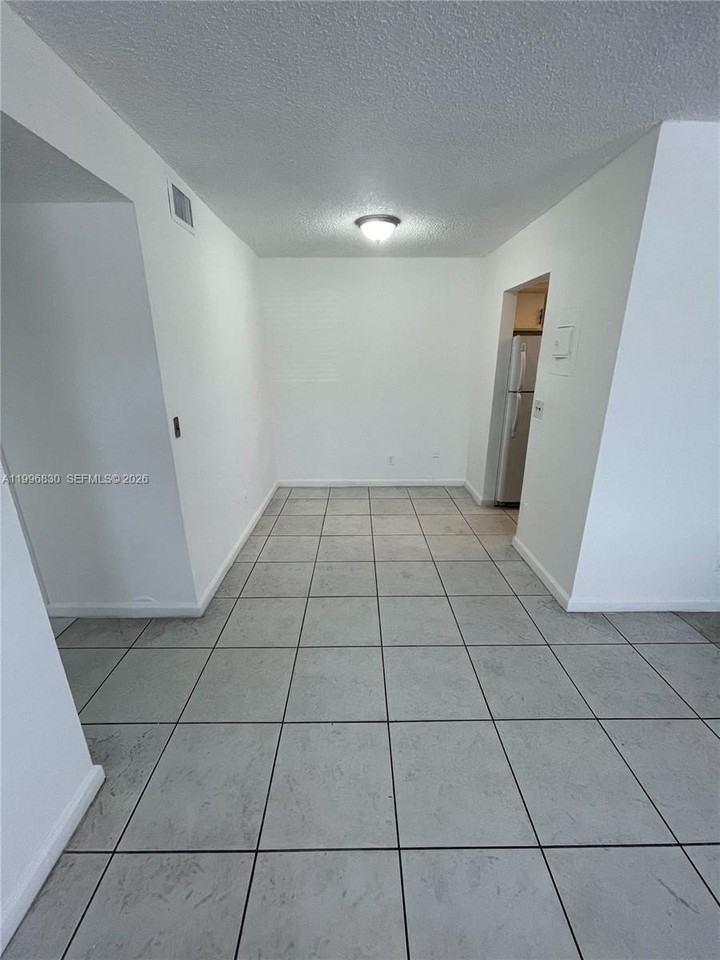 6034 Sw 37th St #7 - Photo 3 of 9