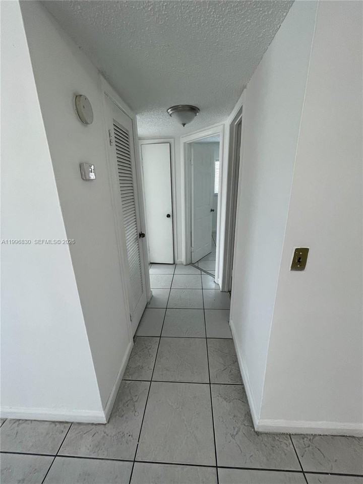 6034 Sw 37th St #7 - Photo 5 of 9