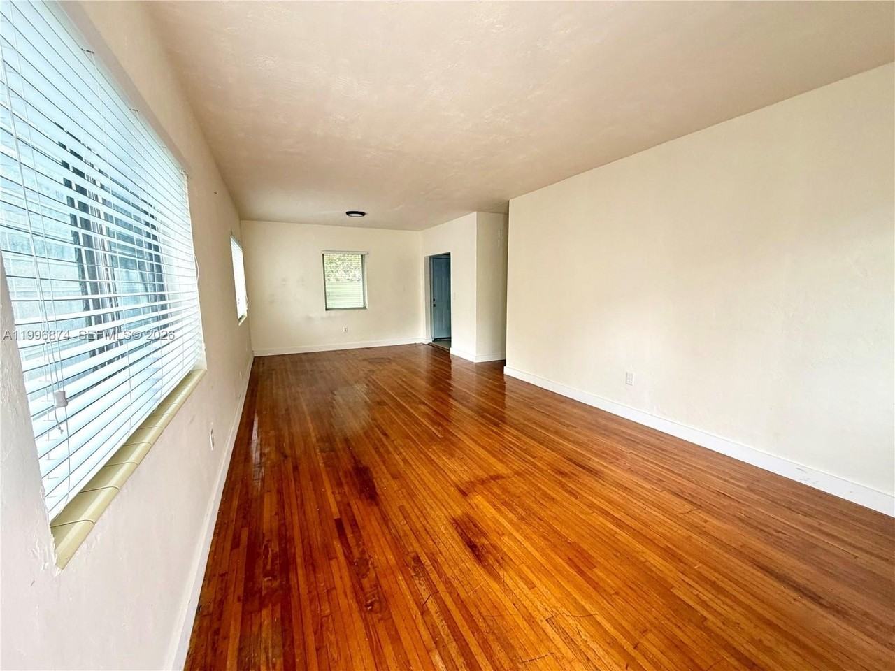 325 Majorca Ave #6 - Photo 3 of 11