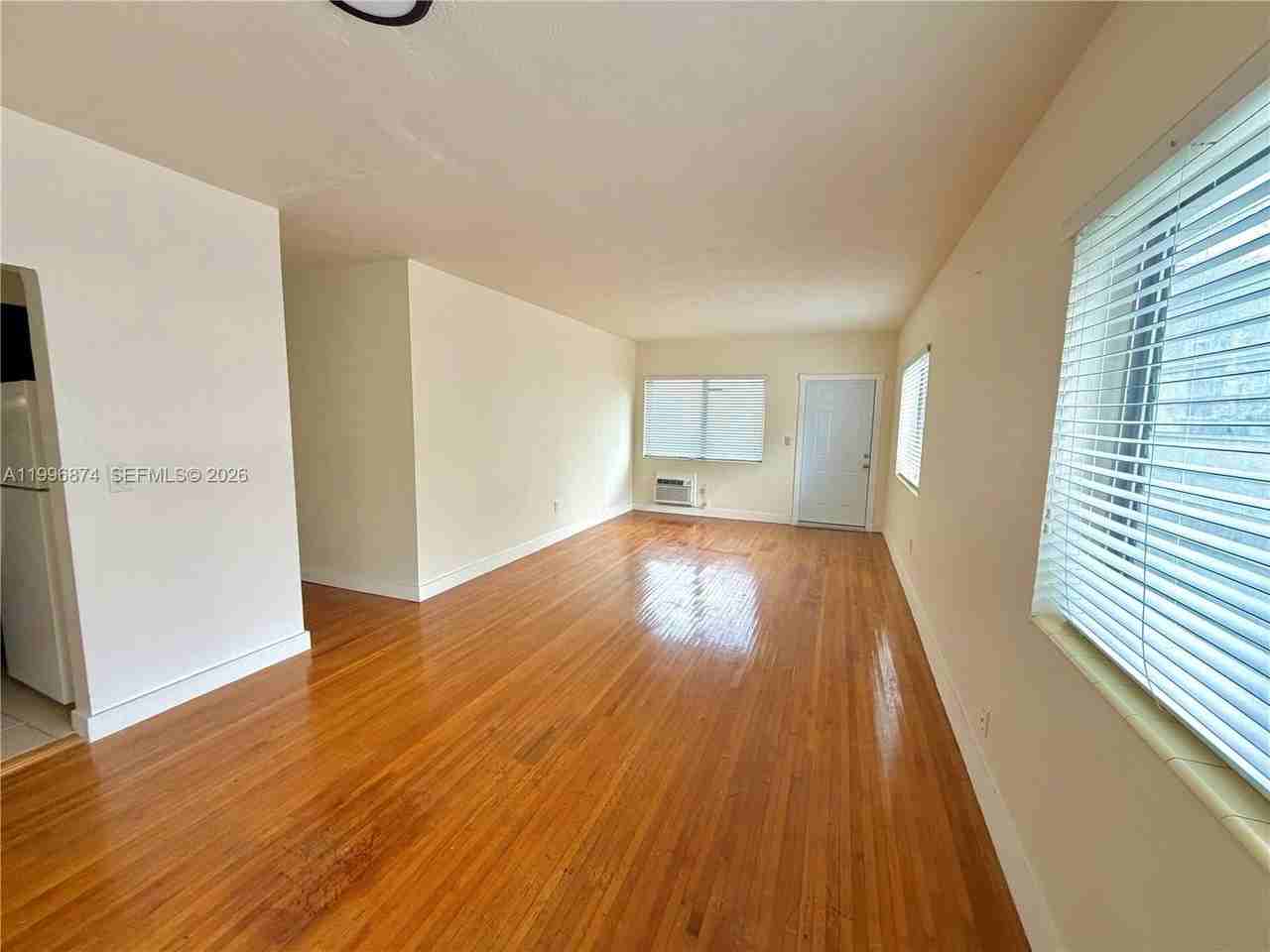 325 Majorca Ave #6 - Photo 4 of 11