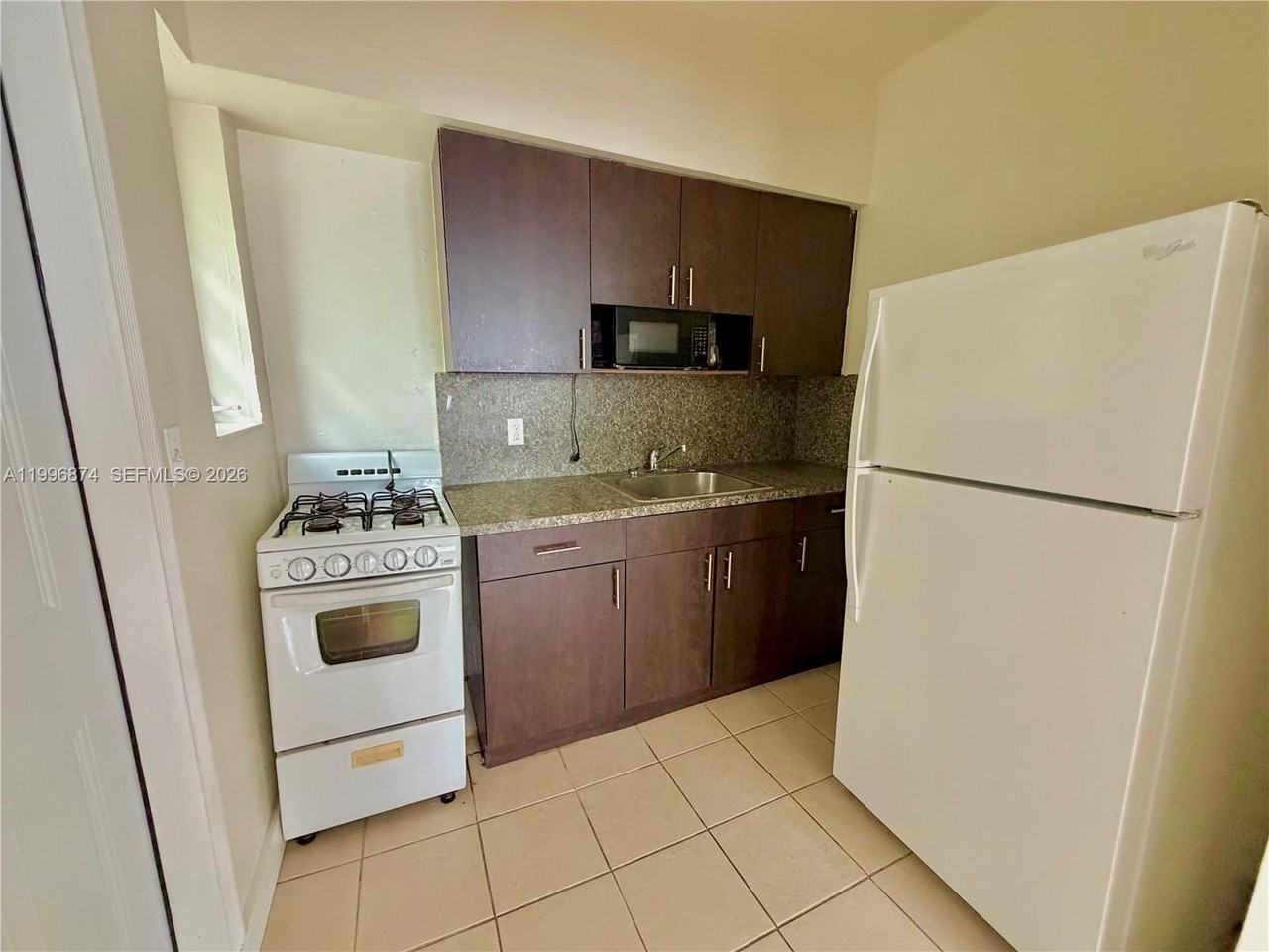 325 Majorca Ave #6 - Photo 5 of 11