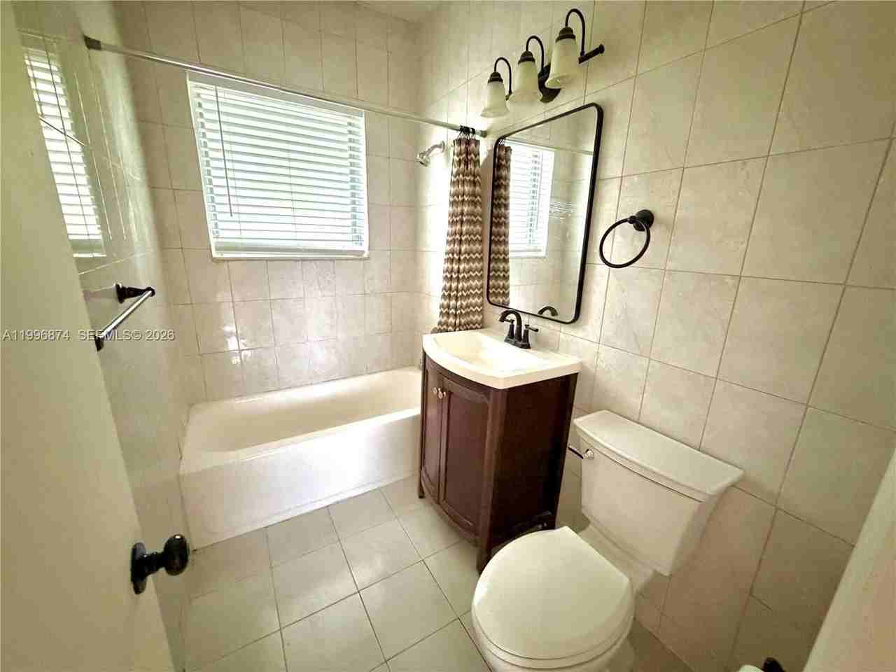 325 Majorca Ave #6 - Photo 7 of 11