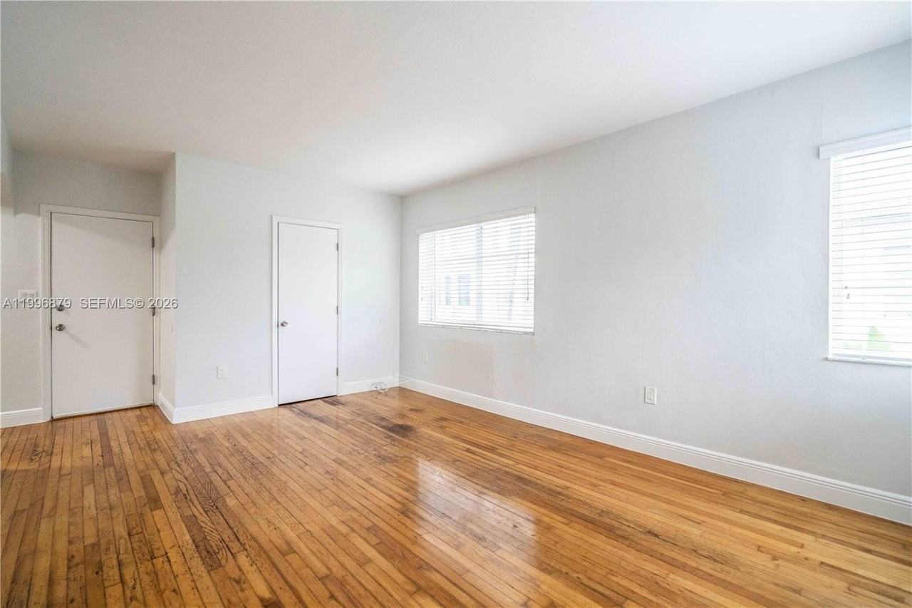 1007 Bay Dr #201 - Photo 4 of 18