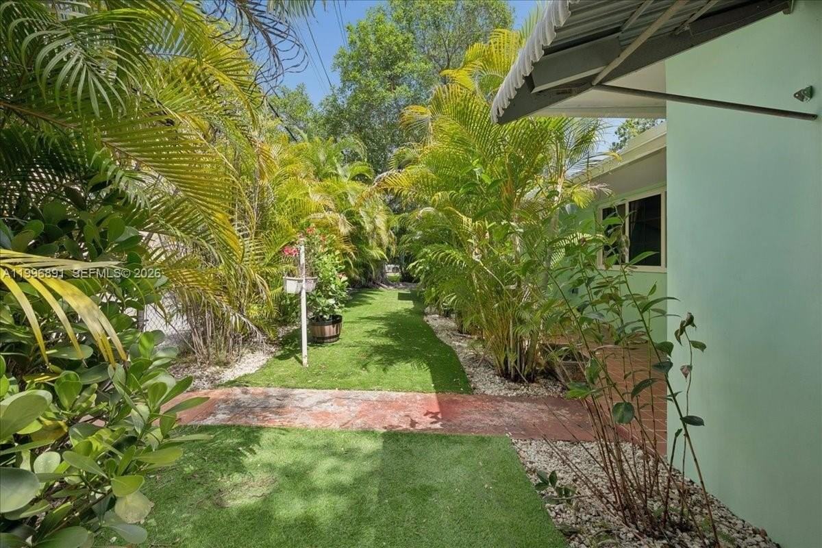 3490 William Ave - Photo 2 of 38