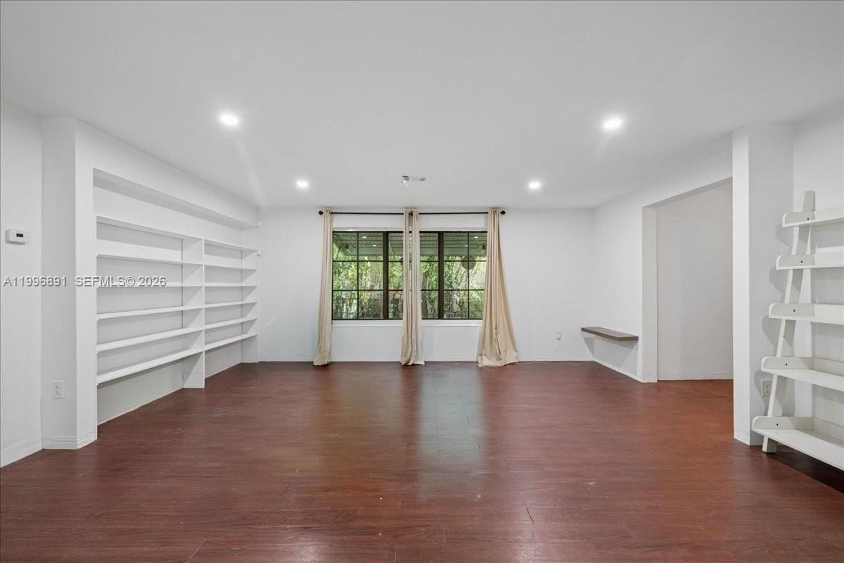 3490 William Ave - Photo 5 of 38