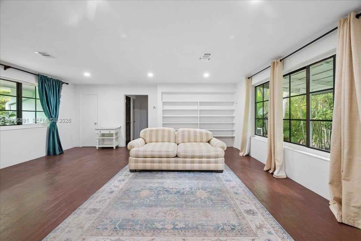 3490 William Ave - Photo 6 of 38