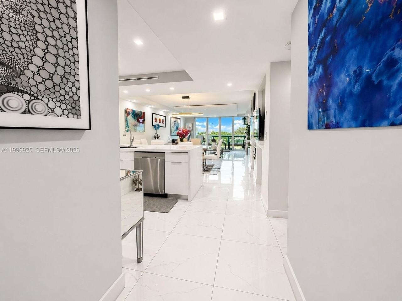 2370 Ne 135th St #405 - Photo 5 of 50