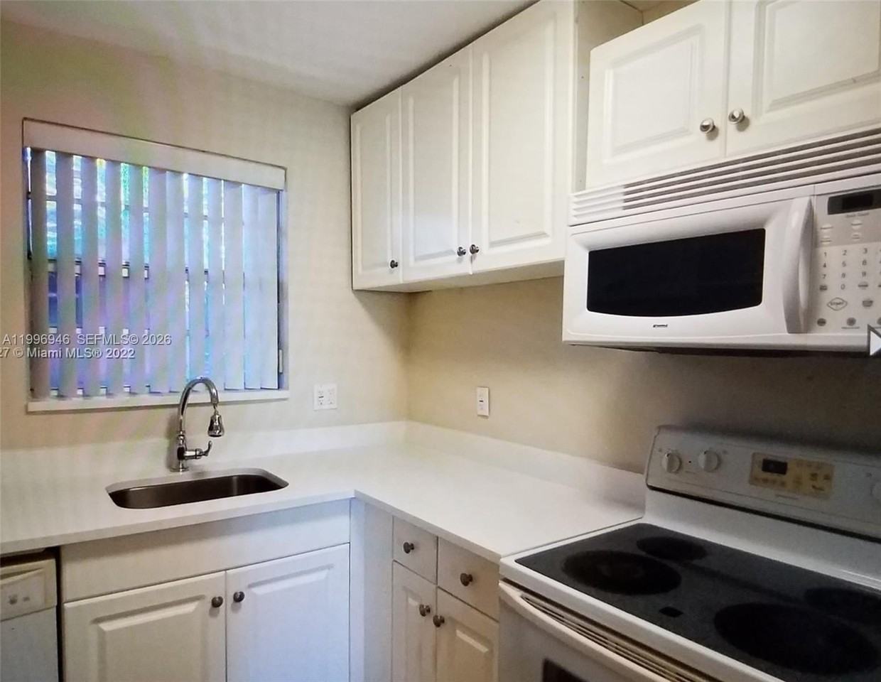 12500 Ne 5th Ave #309 - Photo 3 of 14