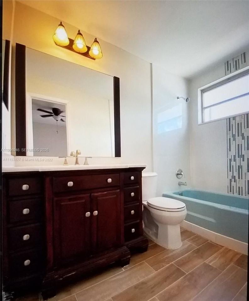 12500 Ne 5th Ave #309 - Photo 4 of 14