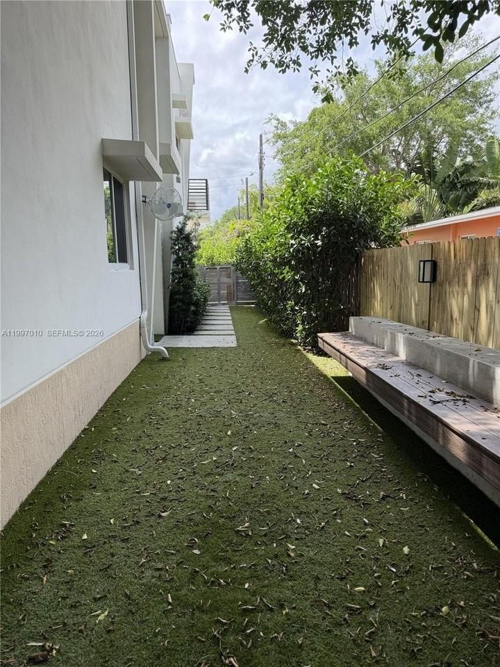 540 Sw 6th Ave #0 - Photo 5 of 31