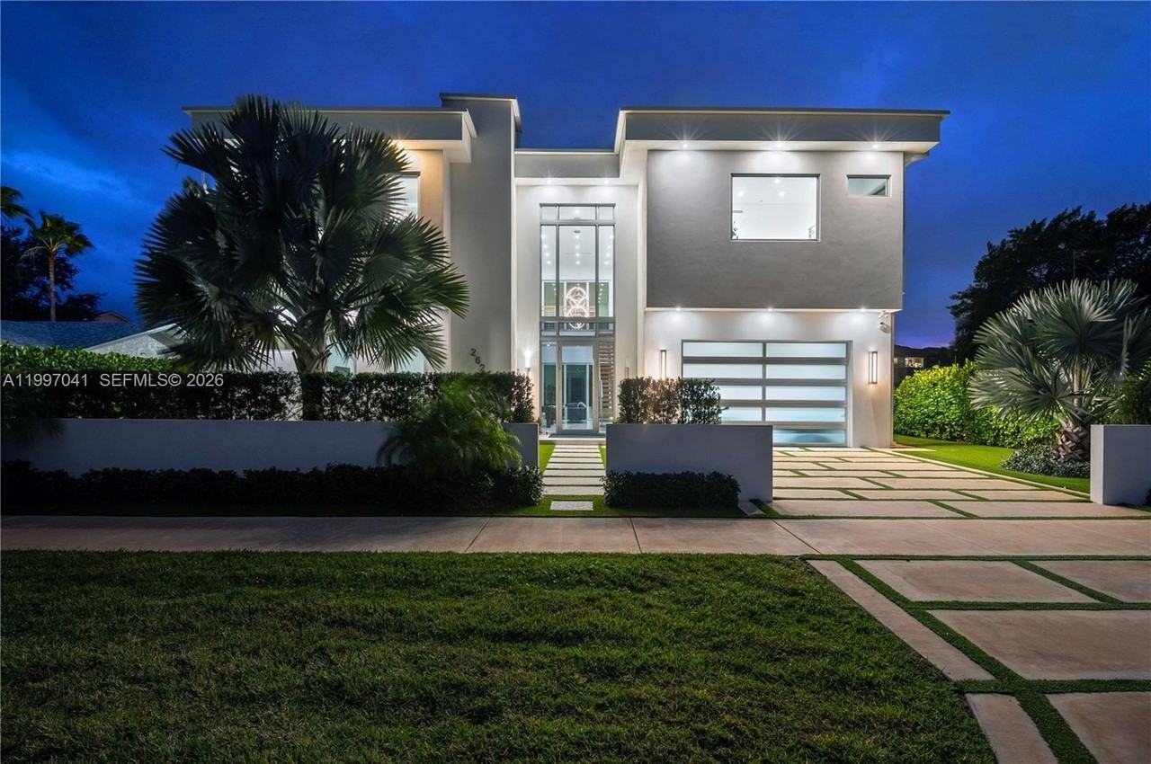 2628 Marcinski Rd - Photo 2 of 50