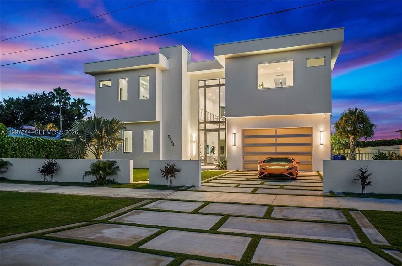 2628 Marcinski Rd - Photo 3 of 50