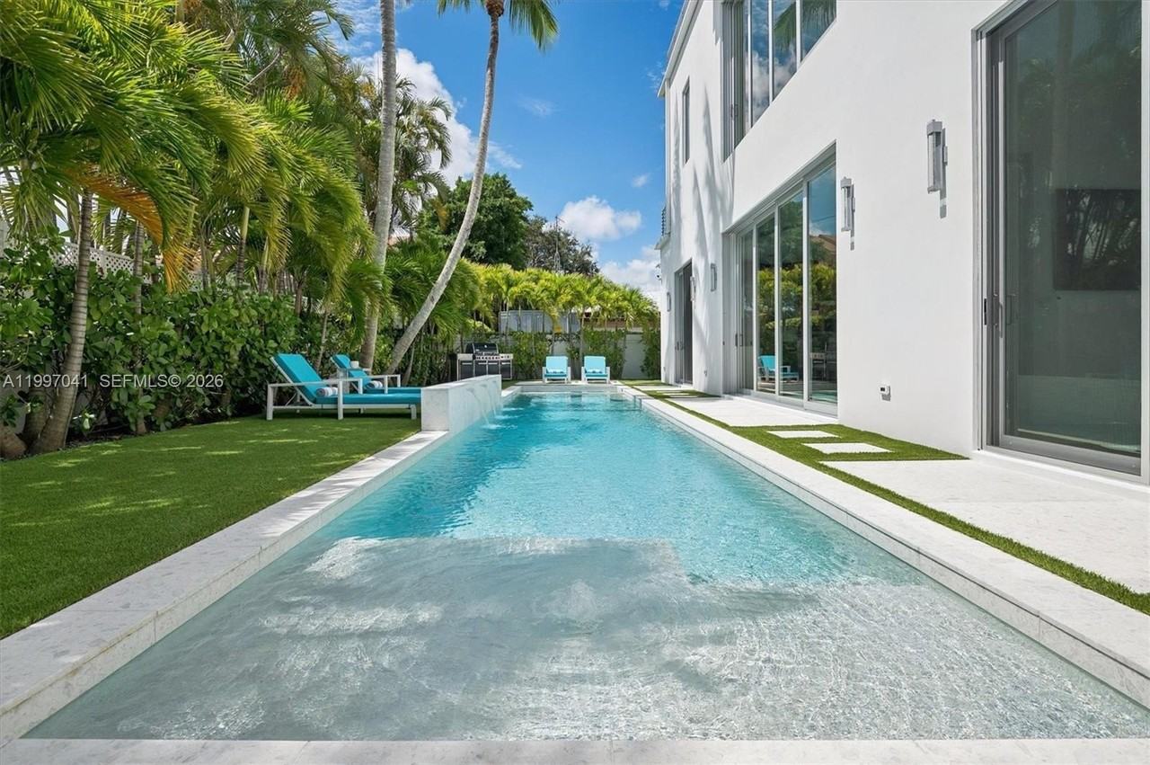 2628 Marcinski Rd - Photo 6 of 50