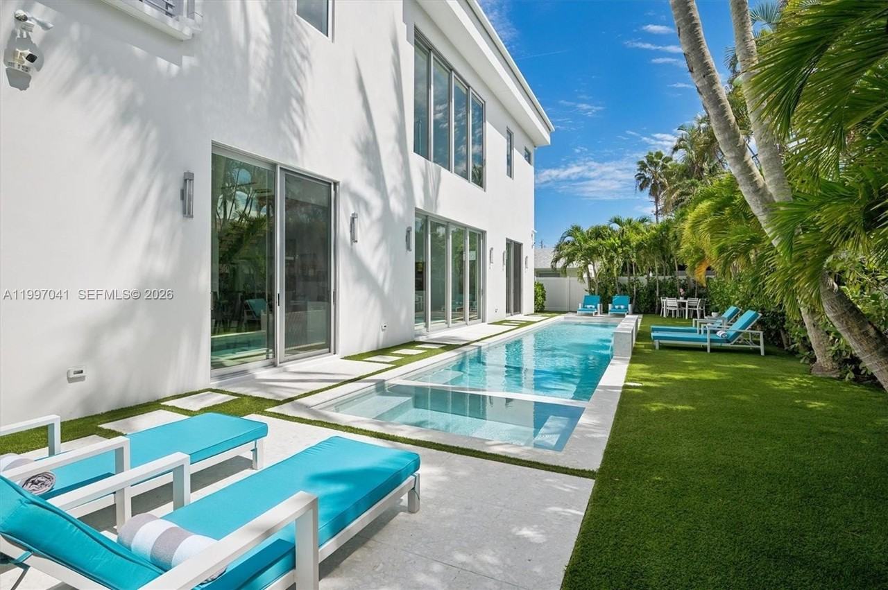 2628 Marcinski Rd - Photo 7 of 50