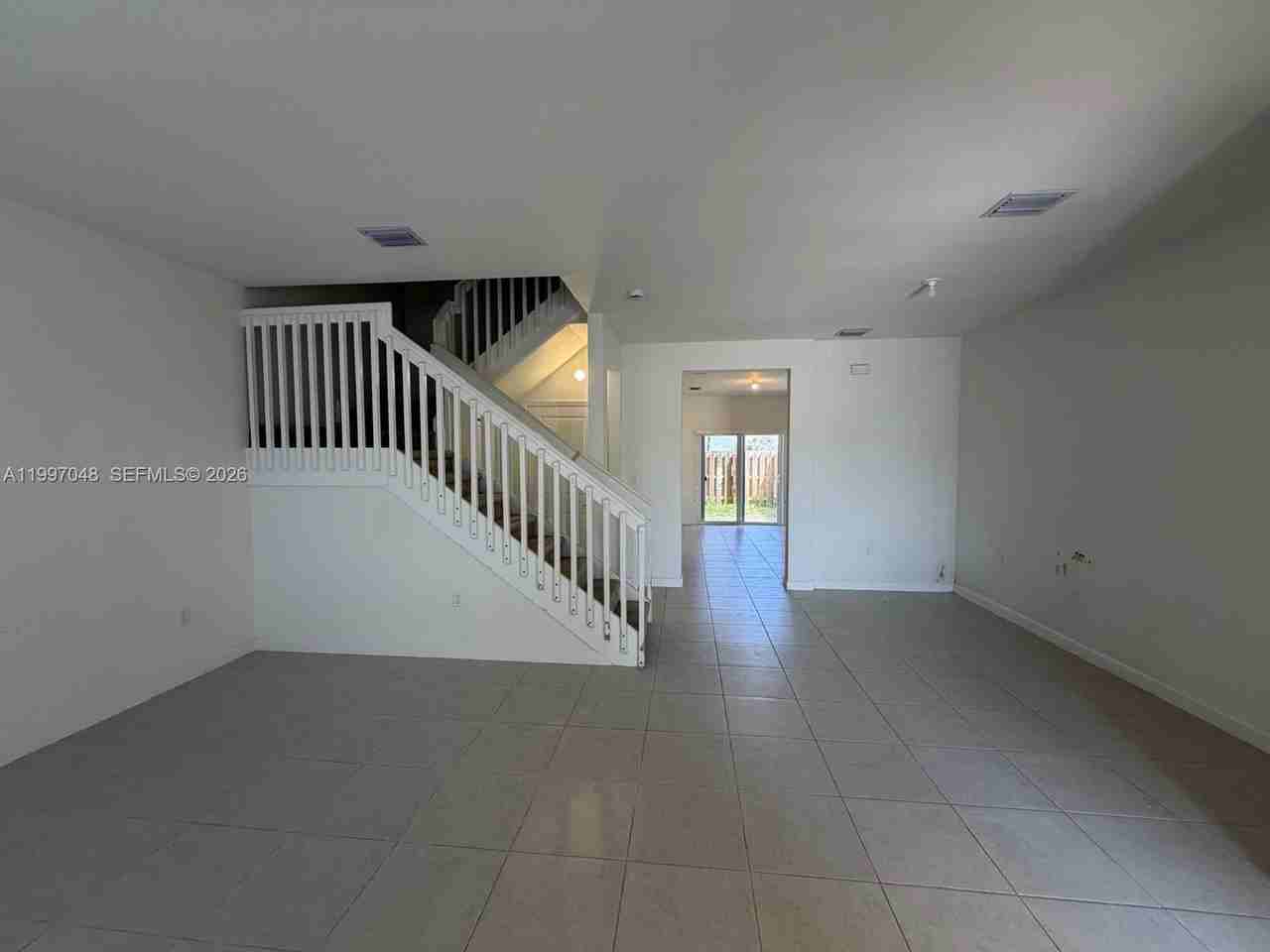 2659 Se 28th Dr #0 - Photo 3 of 27