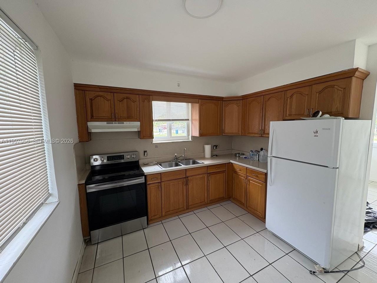 2550 Sw 58th Ave #A - Photo 3 of 10