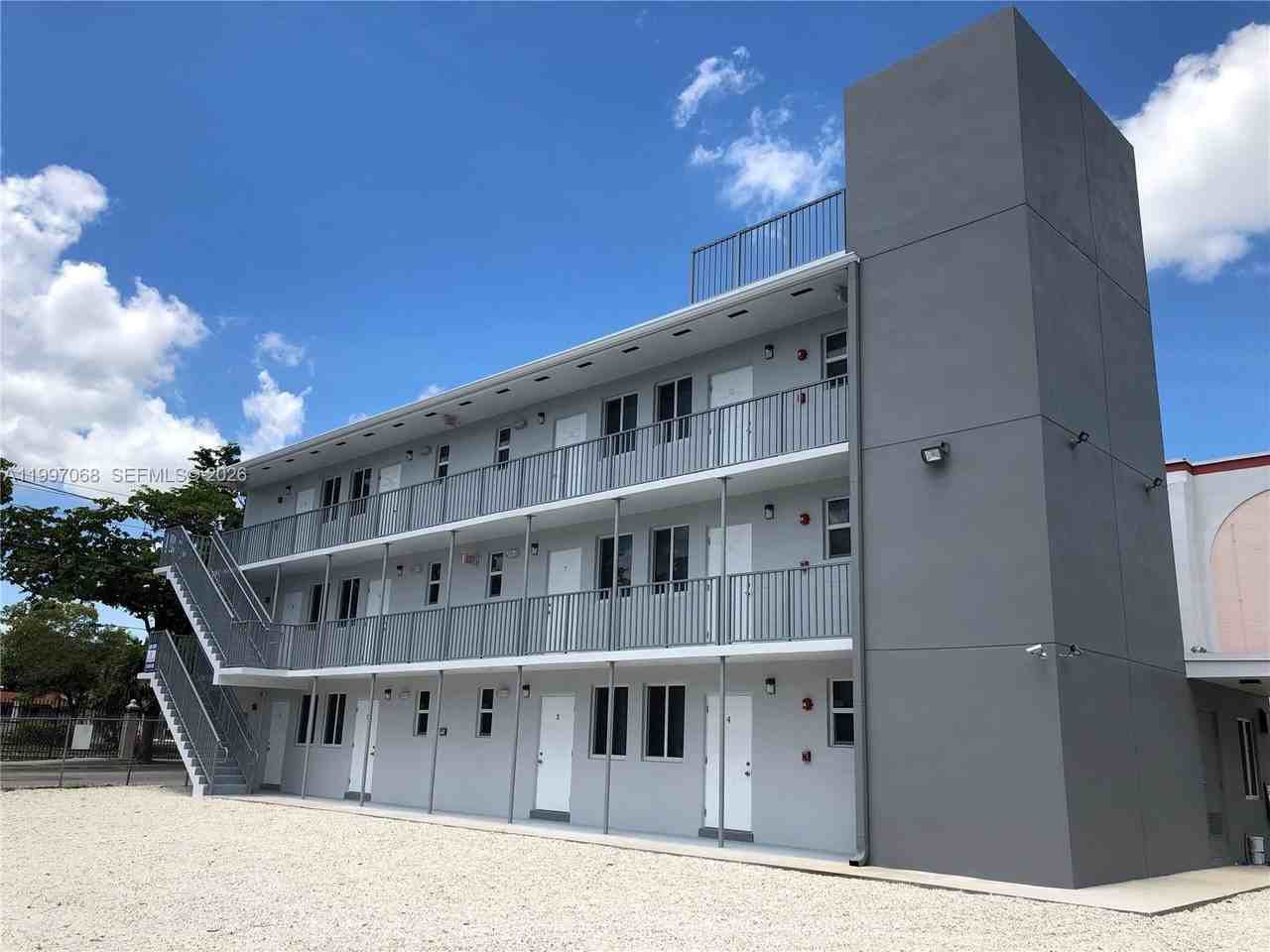 1737 Nw 3rd Ave #5 - Photo 2 of 8