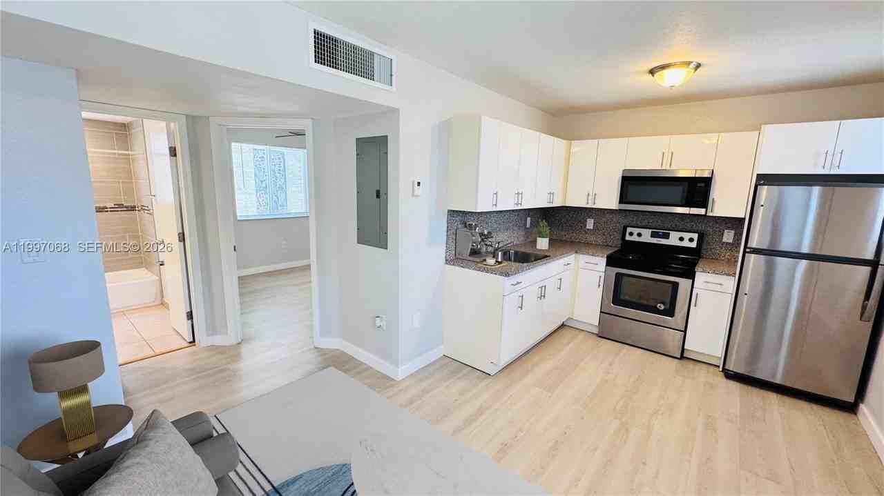 1737 Nw 3rd Ave #5 - Photo 4 of 8